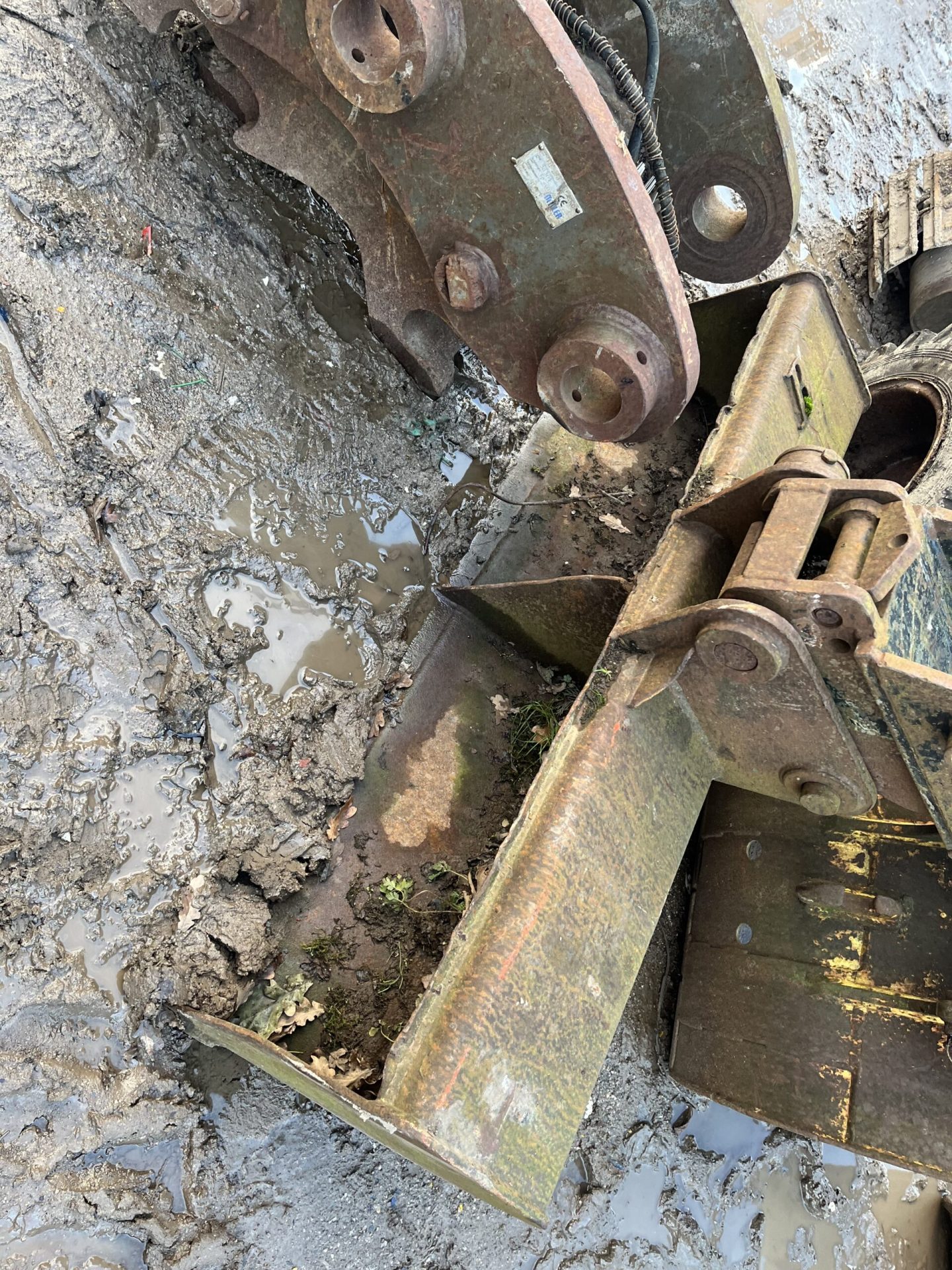 5 FOOT GRADING BUCKET 50MM PINS SUIT MIDI SIZED EXCAVATOR