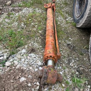 MAIN BOOM LIFTING RAM HYDRAULIC JACK FOR DAEWOO 220 EXCAVATOR DIGGER