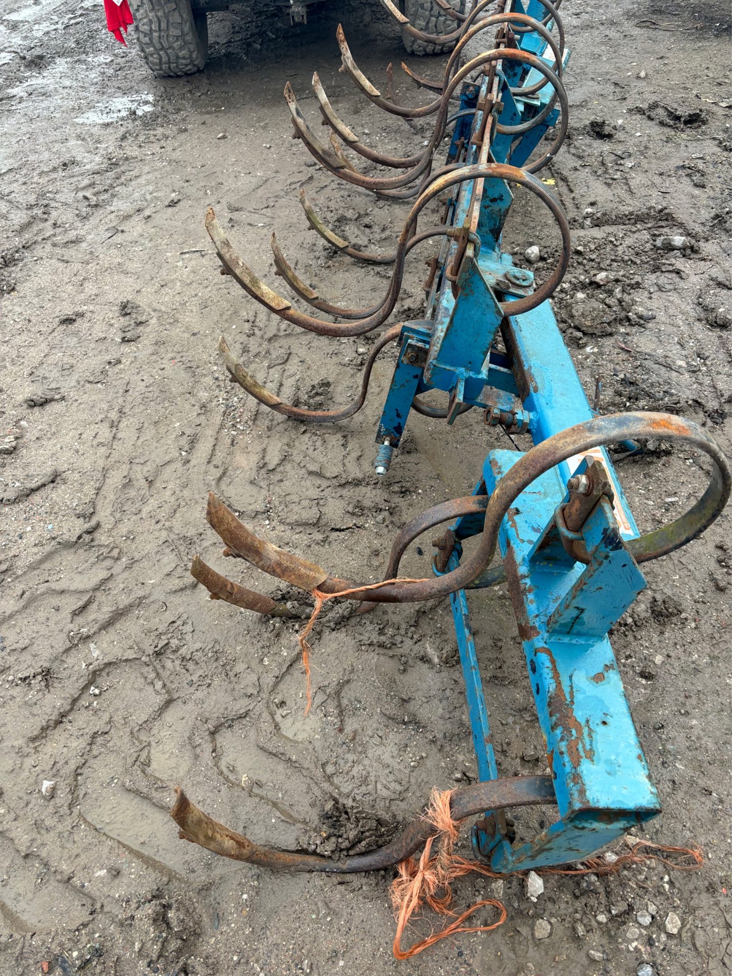 10 FOOT SPRING TYNE FOLDING HARVEST CULTIVATOR FOR TRACTOR SEED DRILL - Image 2