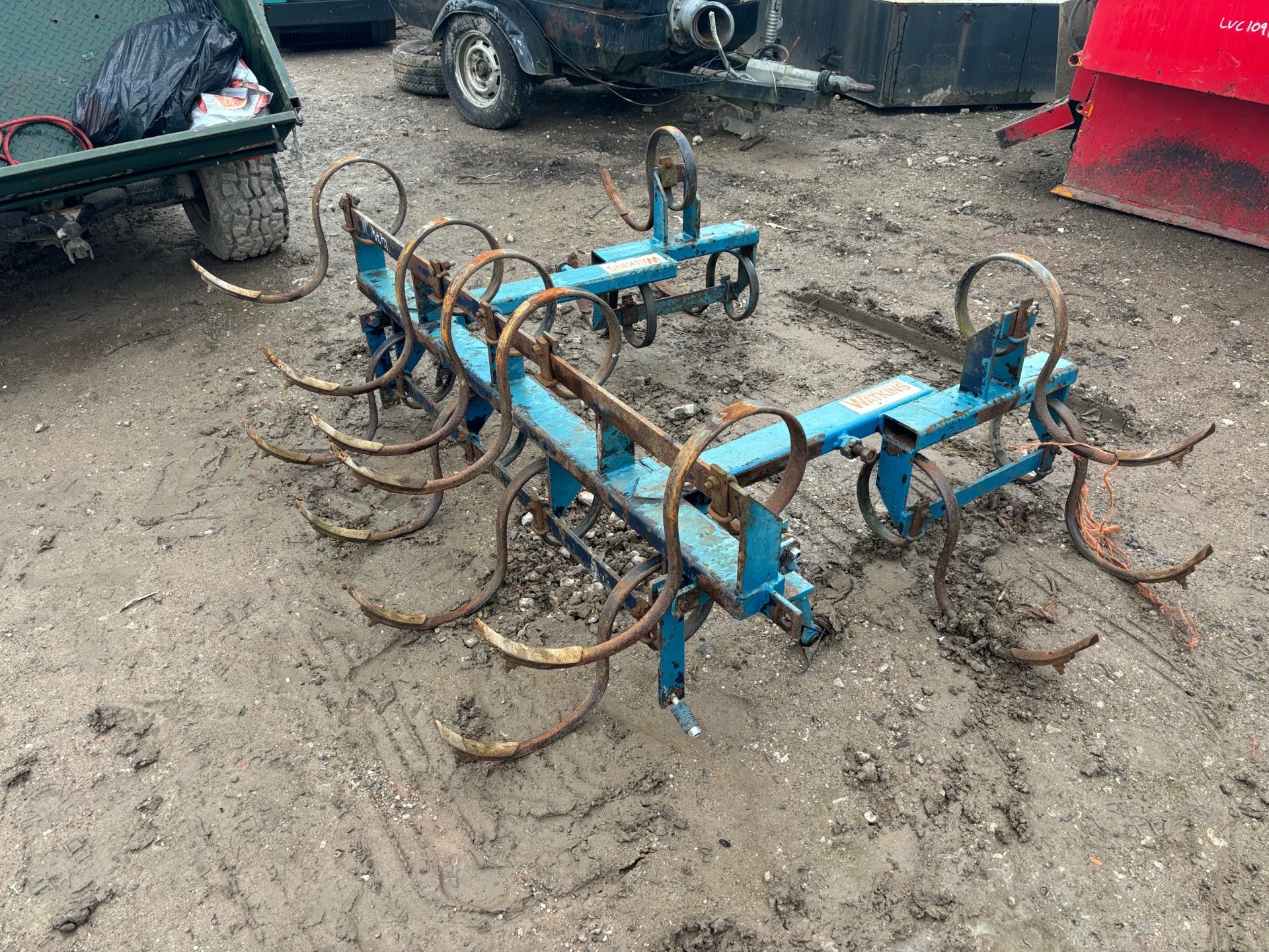 10 FOOT SPRING TYNE FOLDING HARVEST CULTIVATOR FOR TRACTOR SEED DRILL - Image 5