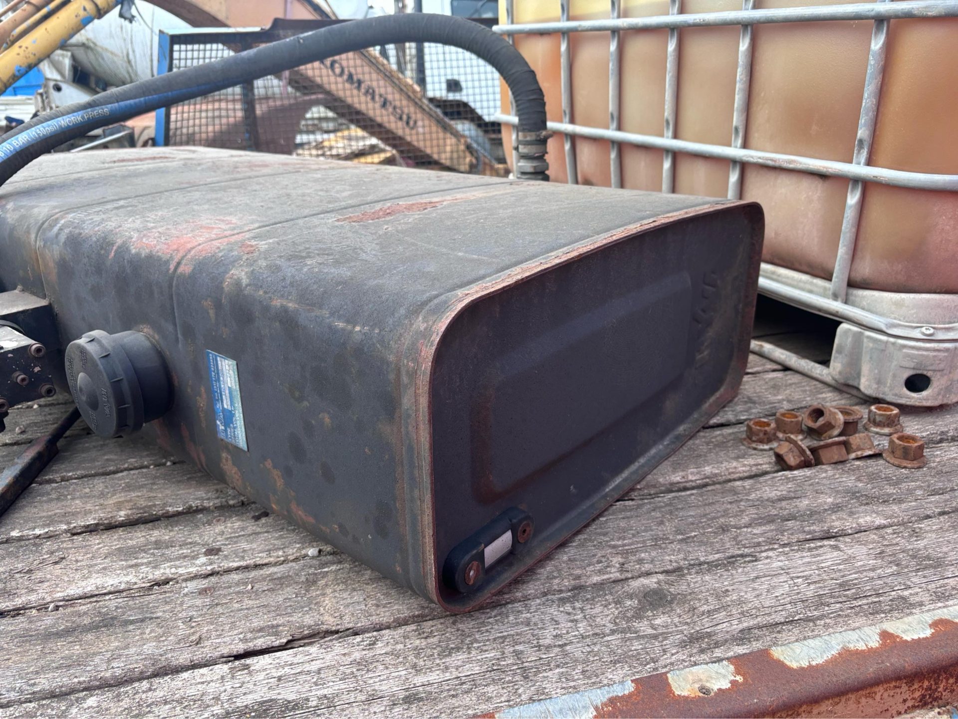 HYVA STEEL HYDRAULIC TANK FOR SKIP WAGON HOOK LIFT TRUCK - Image 5