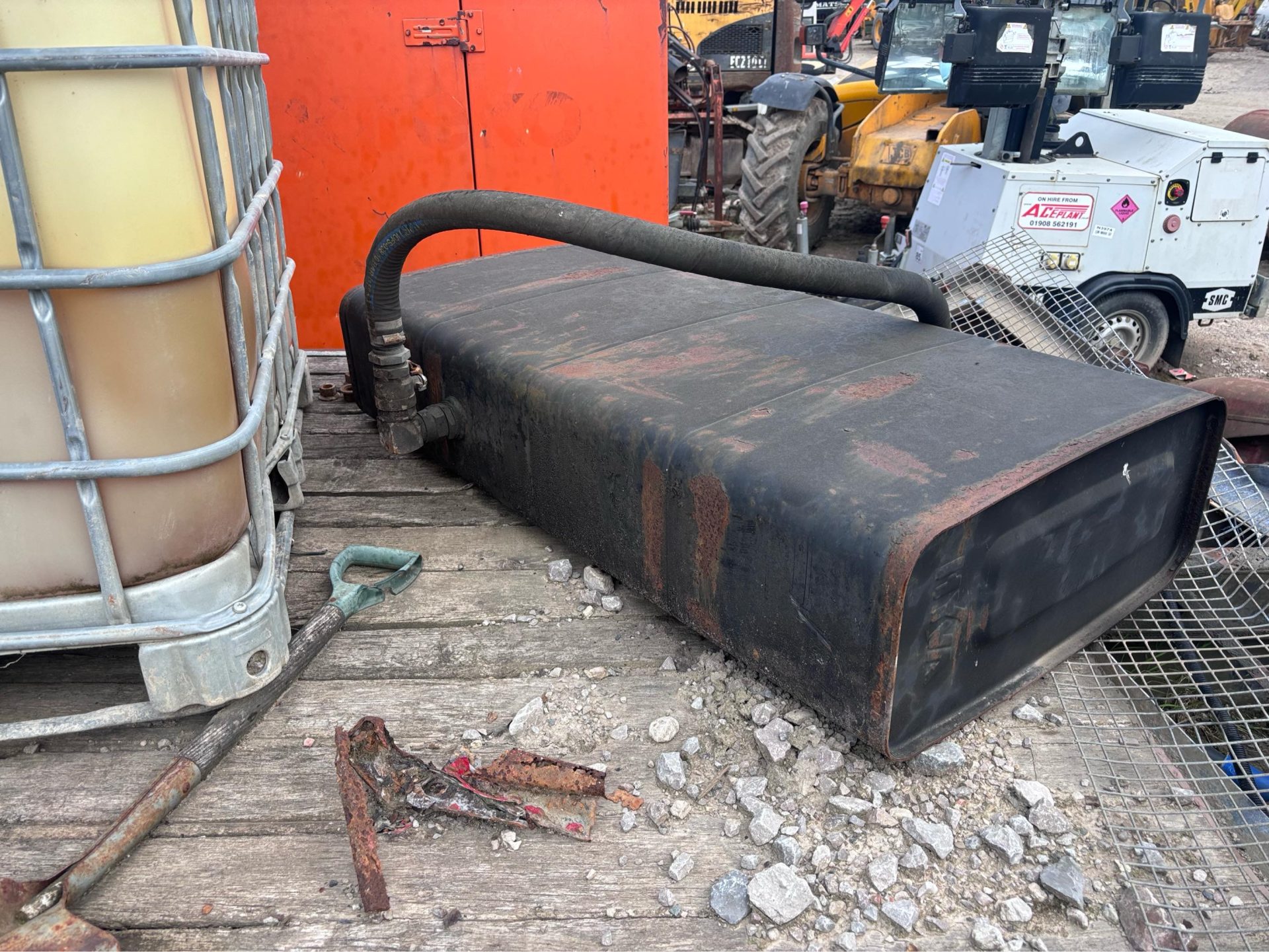 HYVA STEEL HYDRAULIC TANK FOR SKIP WAGON HOOK LIFT TRUCK - Image 2