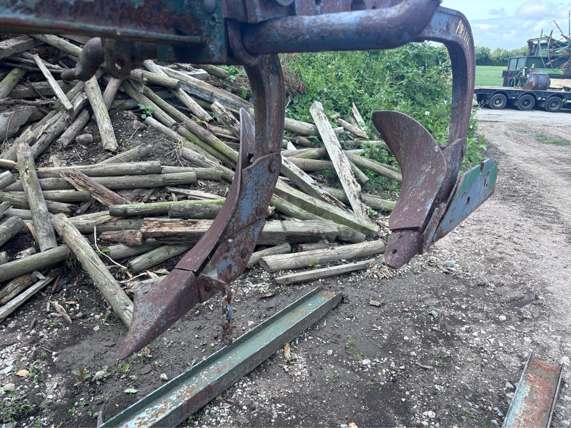 2 FURROW PLOUGH ON A STAND - Image 5