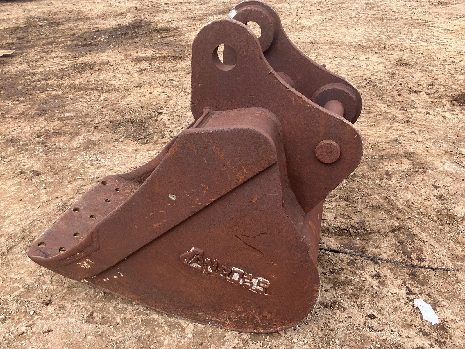 2 FOOT 6" WIDE DIGGING BUCKET ON 80MM PINS EXCAVATOR DIGGER - Image 4