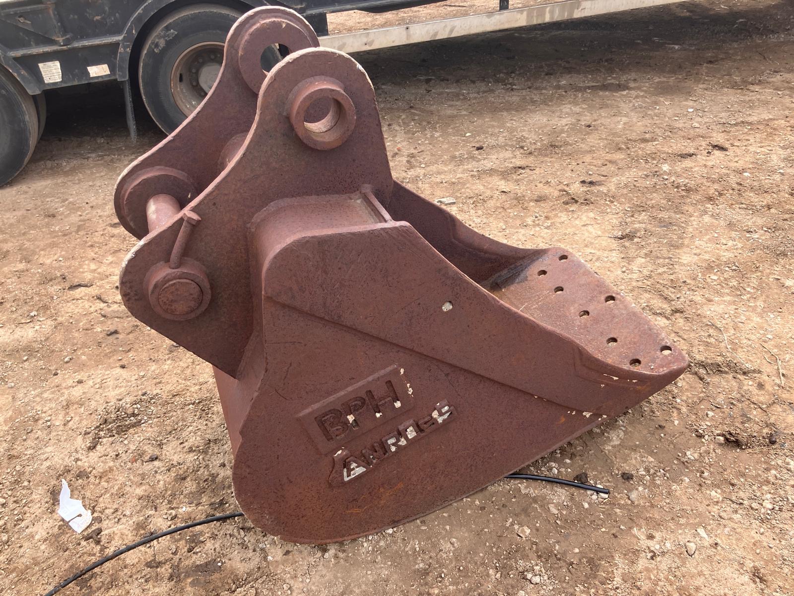 2 FOOT 6" WIDE DIGGING BUCKET ON 80MM PINS EXCAVATOR DIGGER - Image 3
