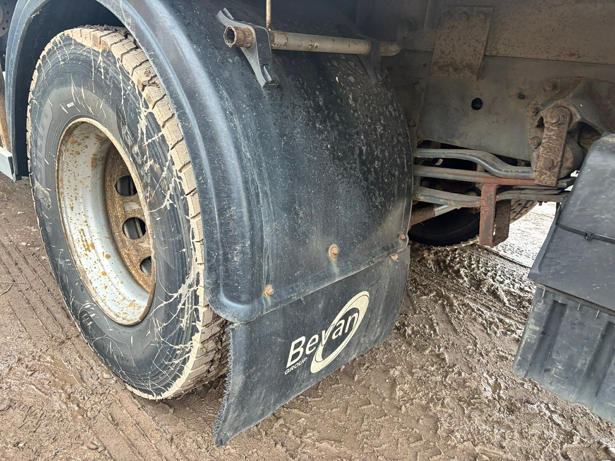 DAF CF 65 250 REAR AXLE AND TYRES SPARES OR REPAIR LORRY LORRIE WAGON TRUCK - Image 5