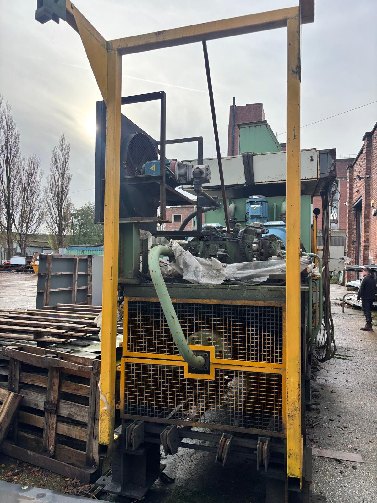 LYNDEX BIGRO 80 CARDBOARD BALER & CONVEYOR MEDIUM VOLUME BAILER INFEED SYSTEM - Image 12