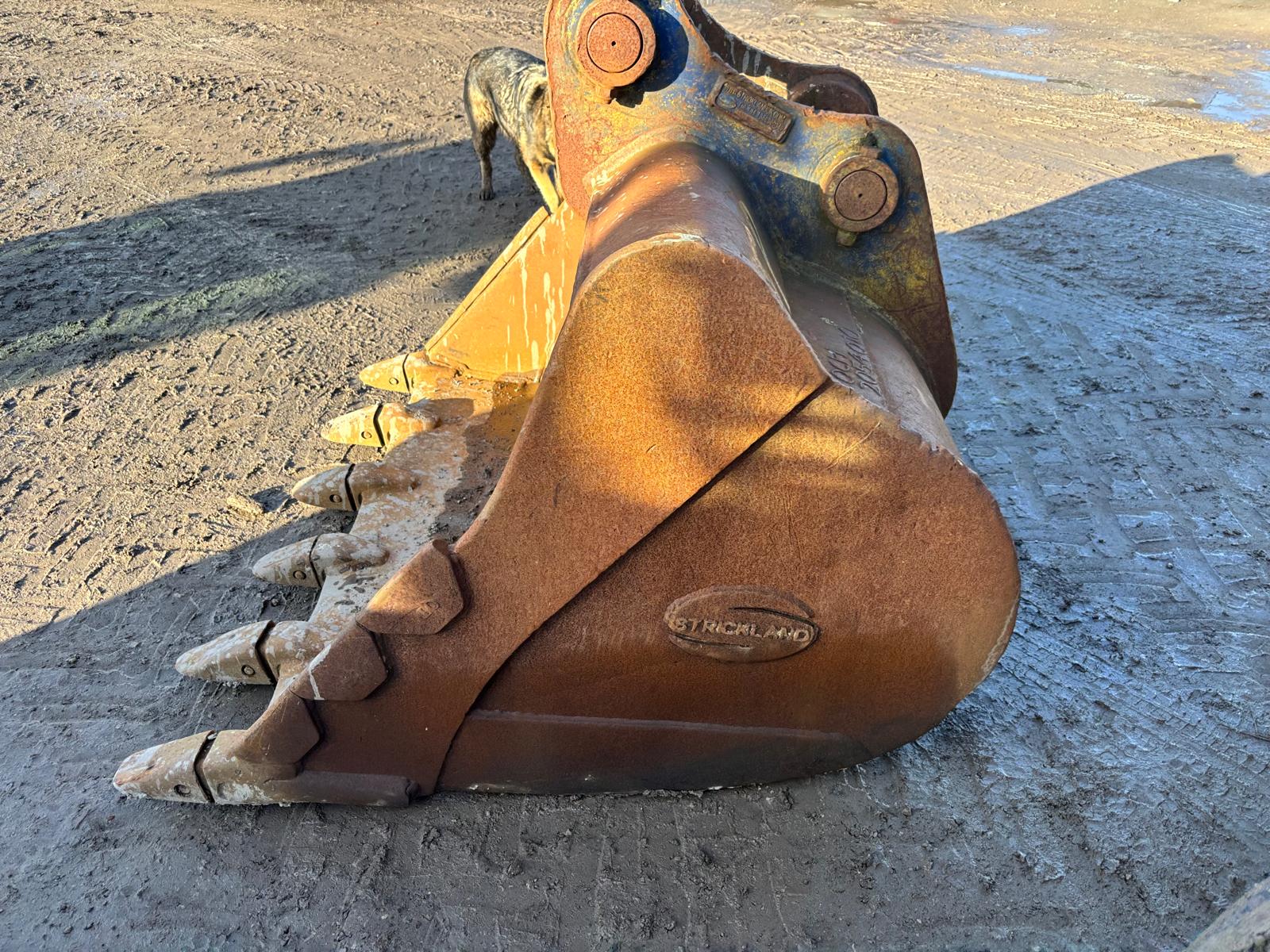 STRICKLAND BUCKET – 5 FOOT – 80MM PINS – EXCAVATOR / TELEHANDLER / DIGGER - Image 4