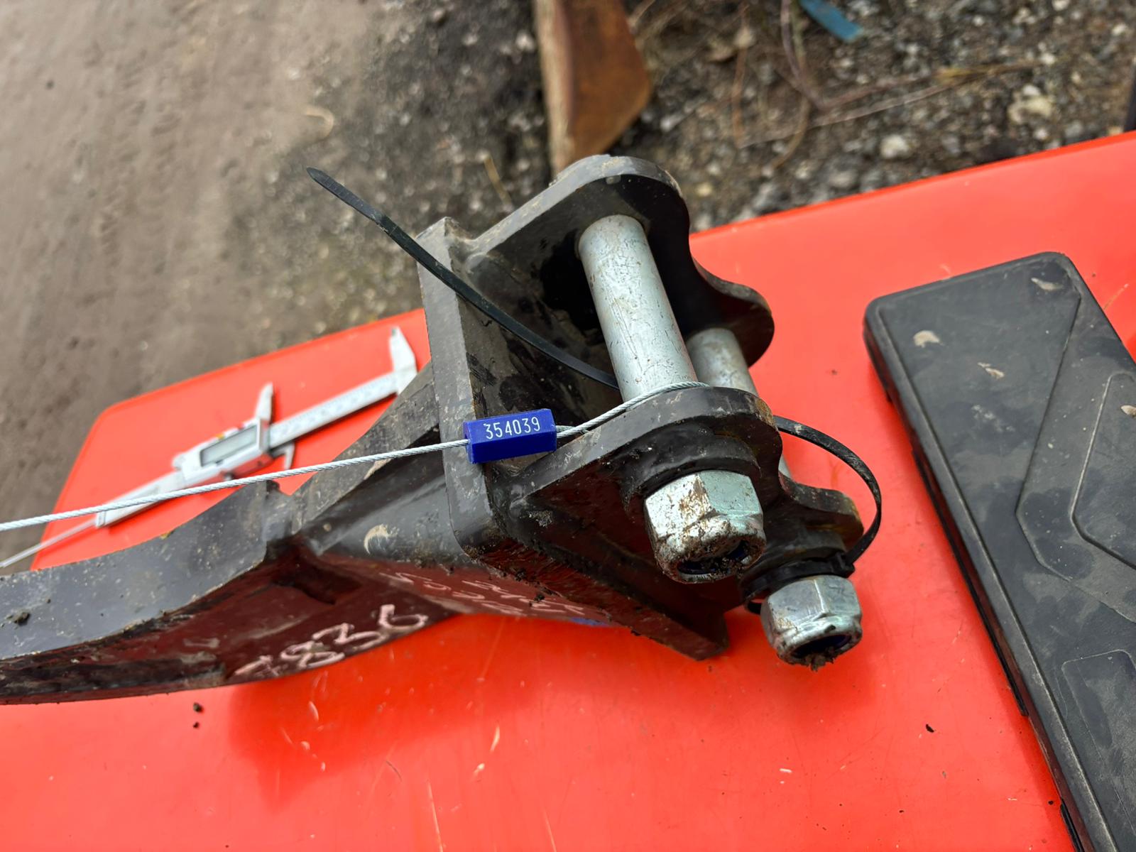 RIPPER TOOTH 25MM PINS FOR DIGGER, EXCAVATOR JCB CAT KUBOTA - Image 5
