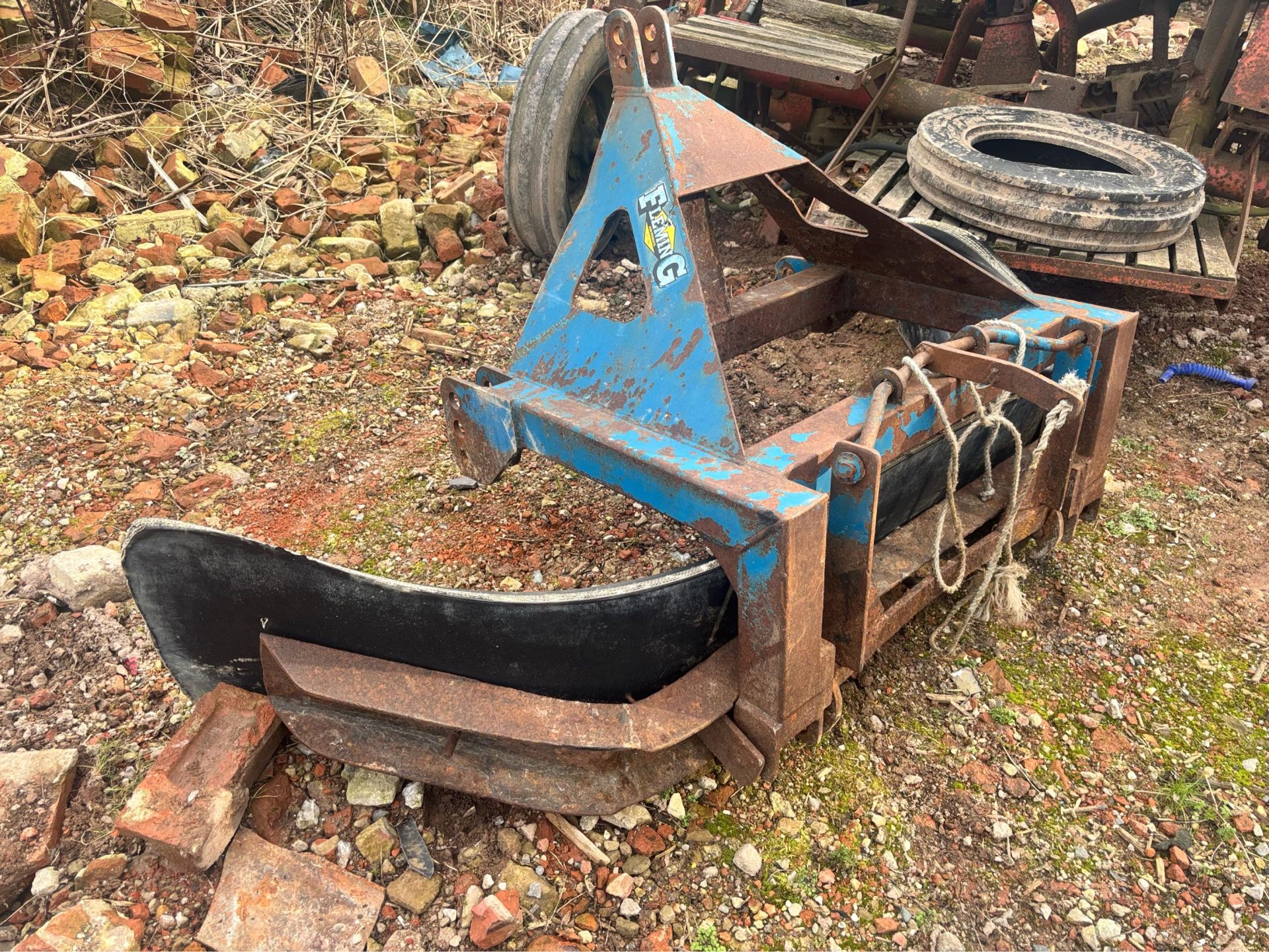 FLEMING 3 POINT LINKAGE MUCK SCRAPER COW SLURRY TRACTOR FARM IMPLEMENT - Image 4