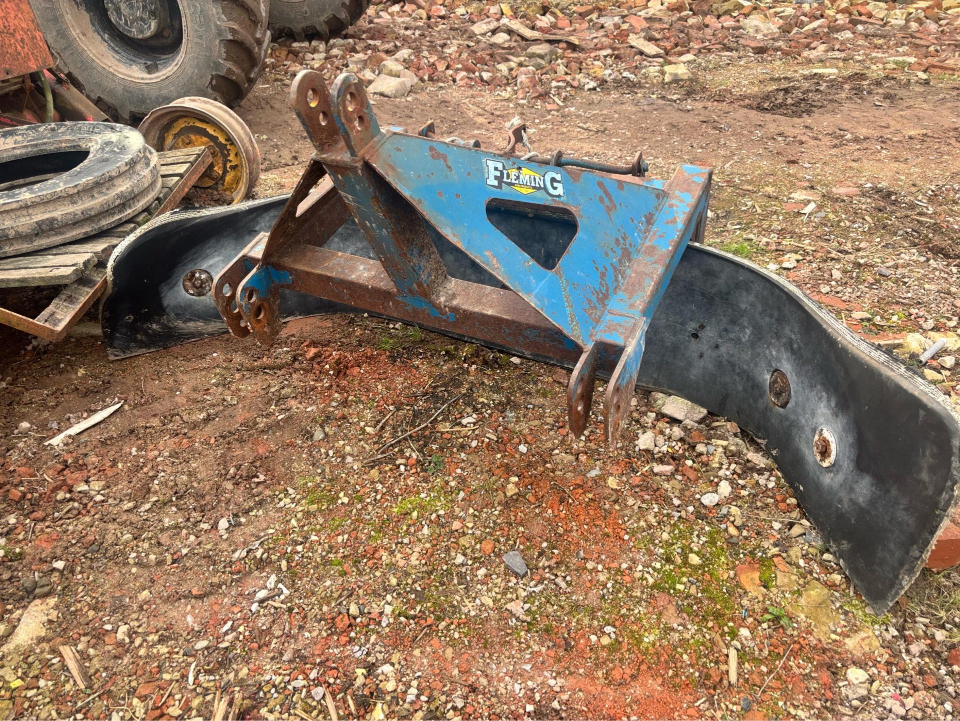 FLEMING 3 POINT LINKAGE MUCK SCRAPER COW SLURRY TRACTOR FARM IMPLEMENT - Image 3