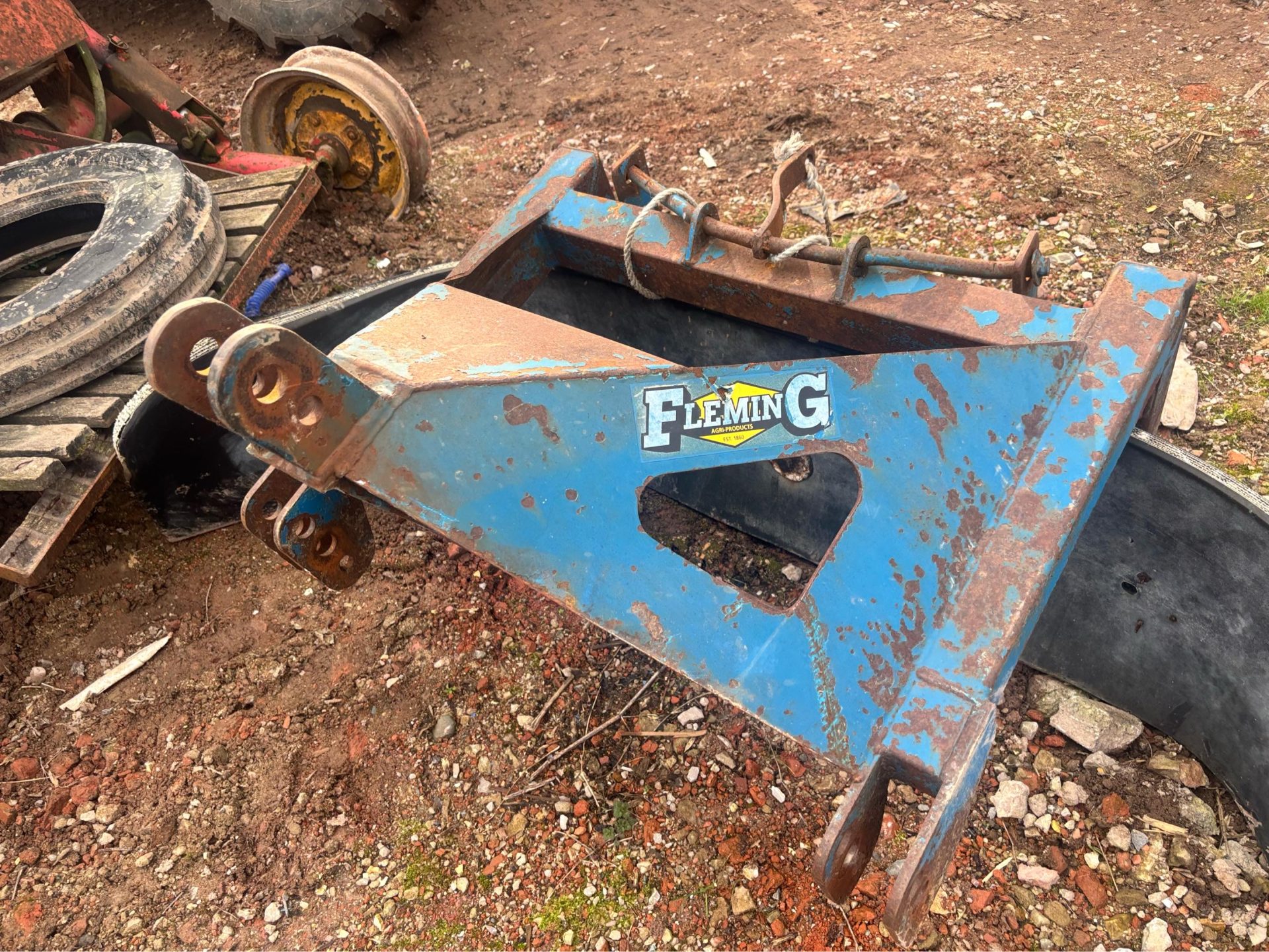 FLEMING 3 POINT LINKAGE MUCK SCRAPER COW SLURRY TRACTOR FARM IMPLEMENT - Image 2
