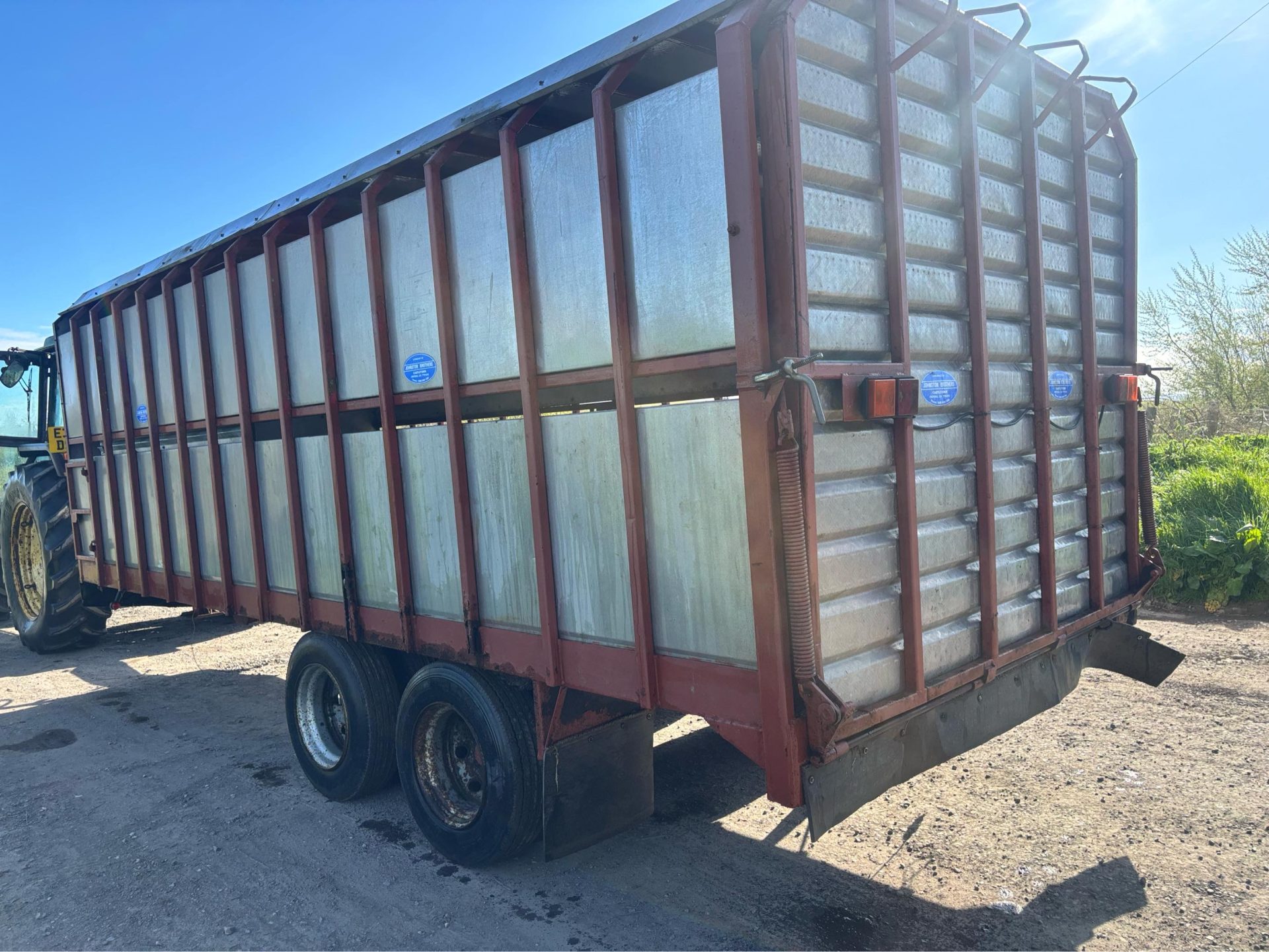 JOHNSTON BROTHERS LIVESTOCK CATTLE STOCK BOX LOW RIDE HEIGHT TRAILER 20 FOOT BOX - Image 15