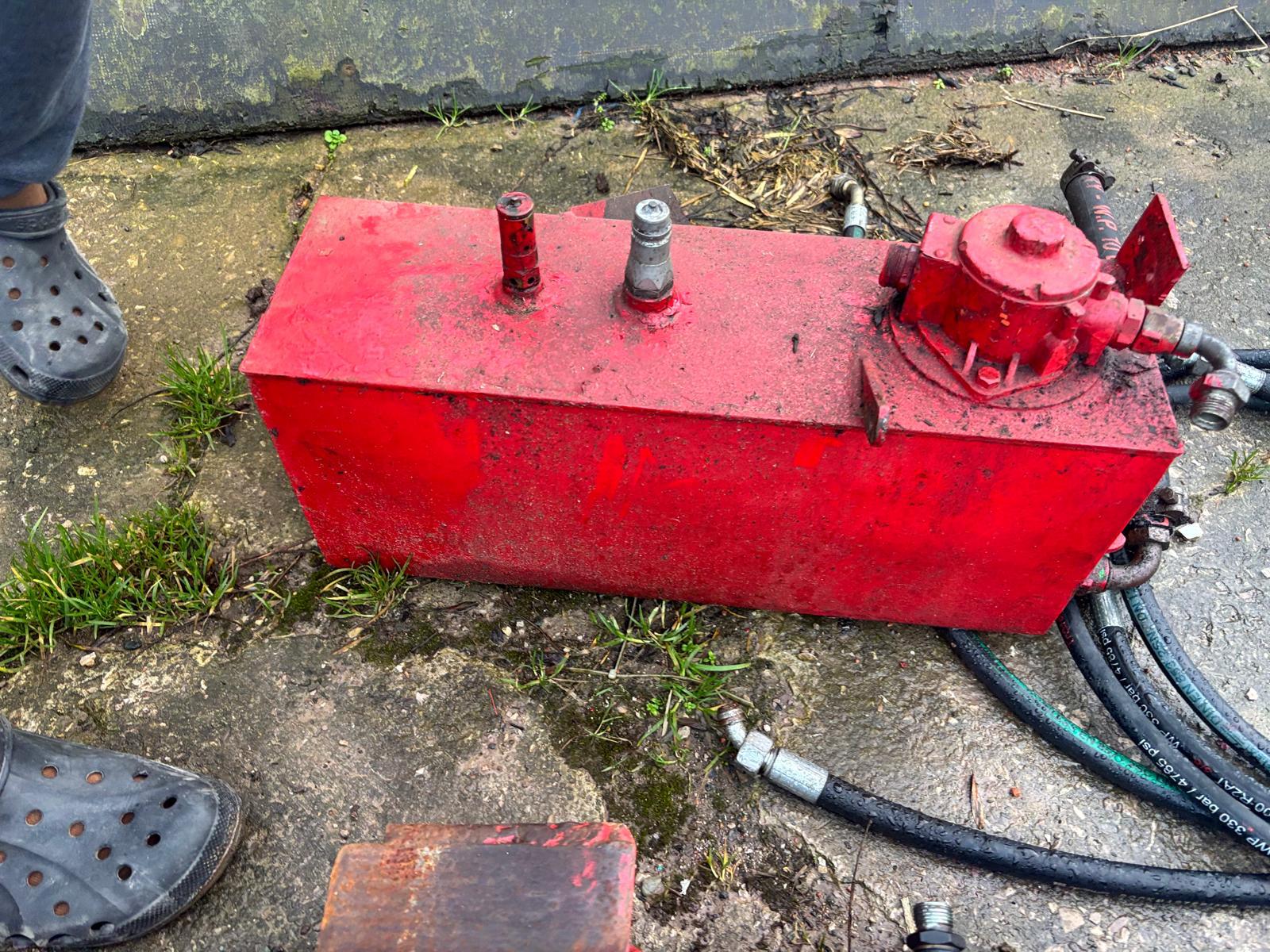 hydraulic log splitter, wood splitter, chopper, tractor point linkage mount - Image 2