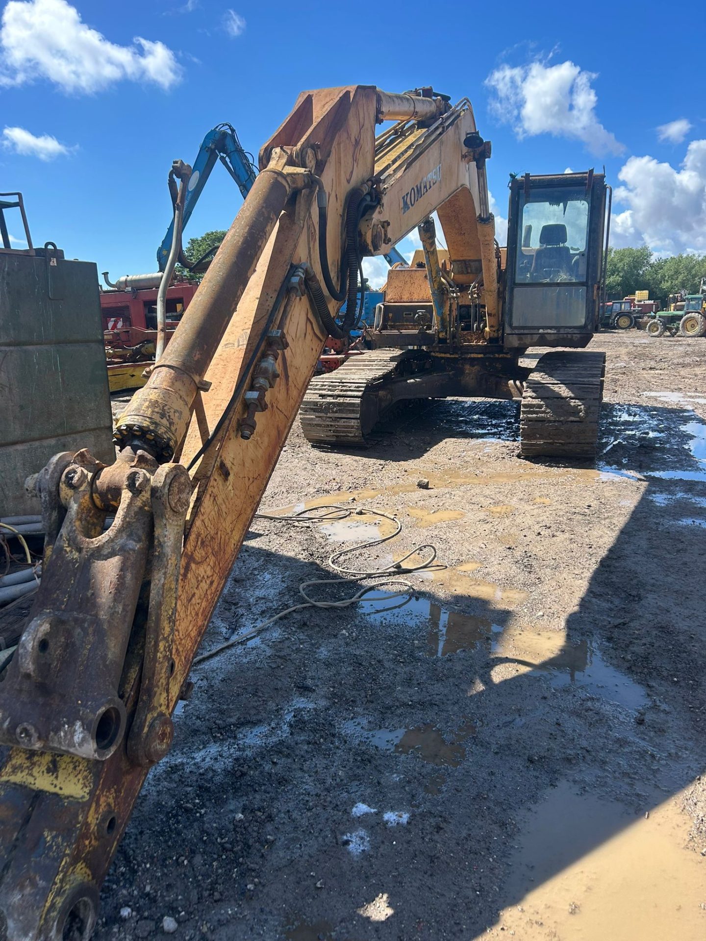 KOMATSU PC220LC TRACKED EXCAVATOR DIGGER 360 EXCAVATOR TRACKED JCB HITACHI - Image 2