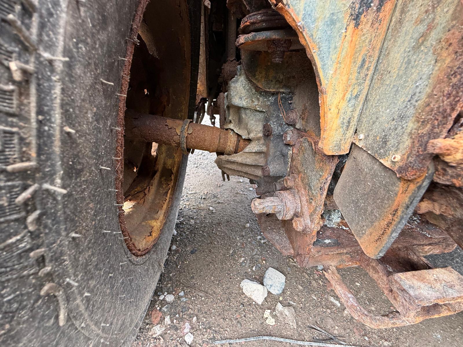 2011 JOHN DEERE 2320 COMPACT TRACTOR YANMAR ENGINE SPARES REPAIR 700 HOURS - Image 8