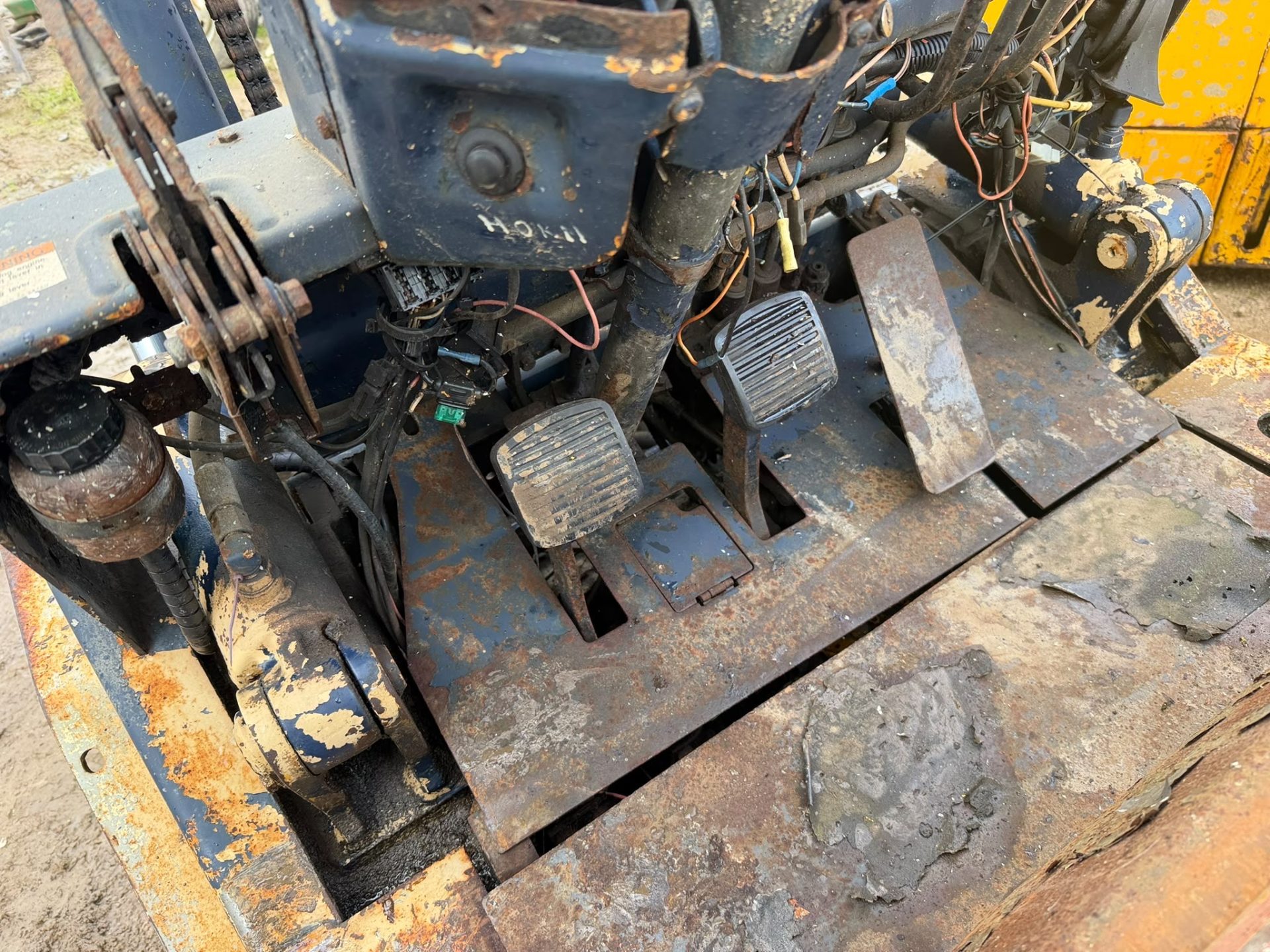 KOMATSU 1.5 TON DIESEL FORKLIFT TRUCK WAREHOUSE STACKER FORK LIFT SIDE SHIFT - Image 6