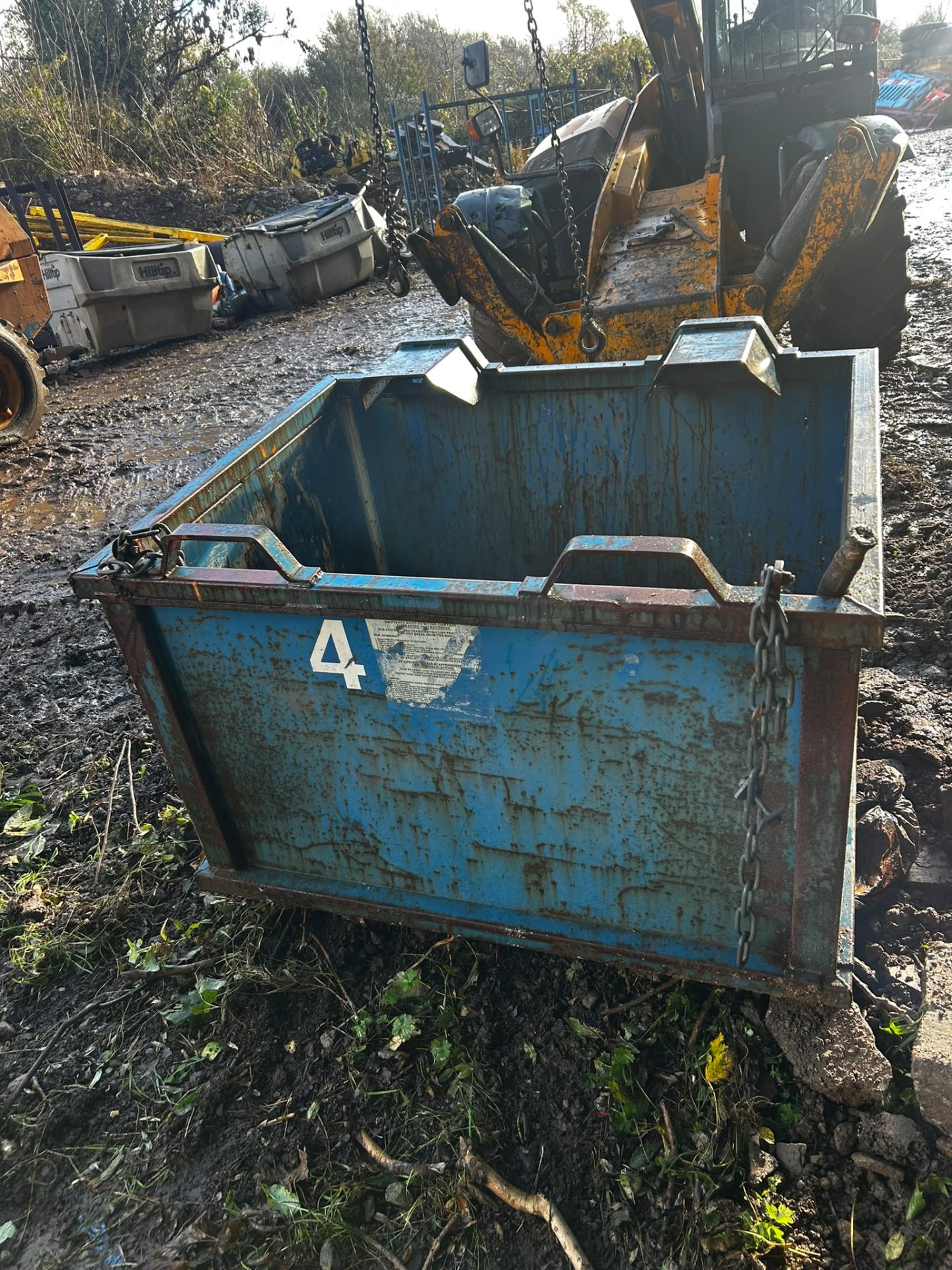 BOTTOM TIPPING SKIP 1250KG CRANE LIFT SITE BUILDERS WASTE BIN - Image 3
