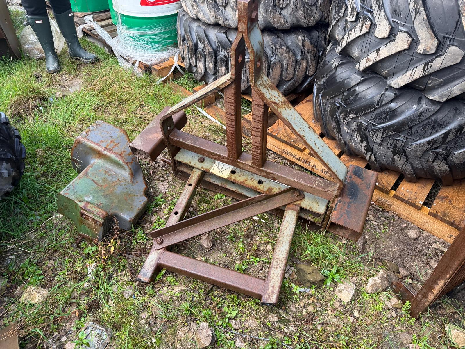 3 POINT LINKAGE A-FRAME TOWING EYE FARM YARD HITCH TRACTOR TRAILER ATTACHMENT
