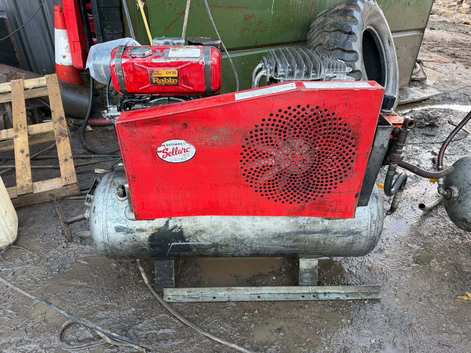 SELLARC DIESEL AIR COMPRESSOR ROBIN DY35 175PSI FARM WORKSHOP SITE - Image 2