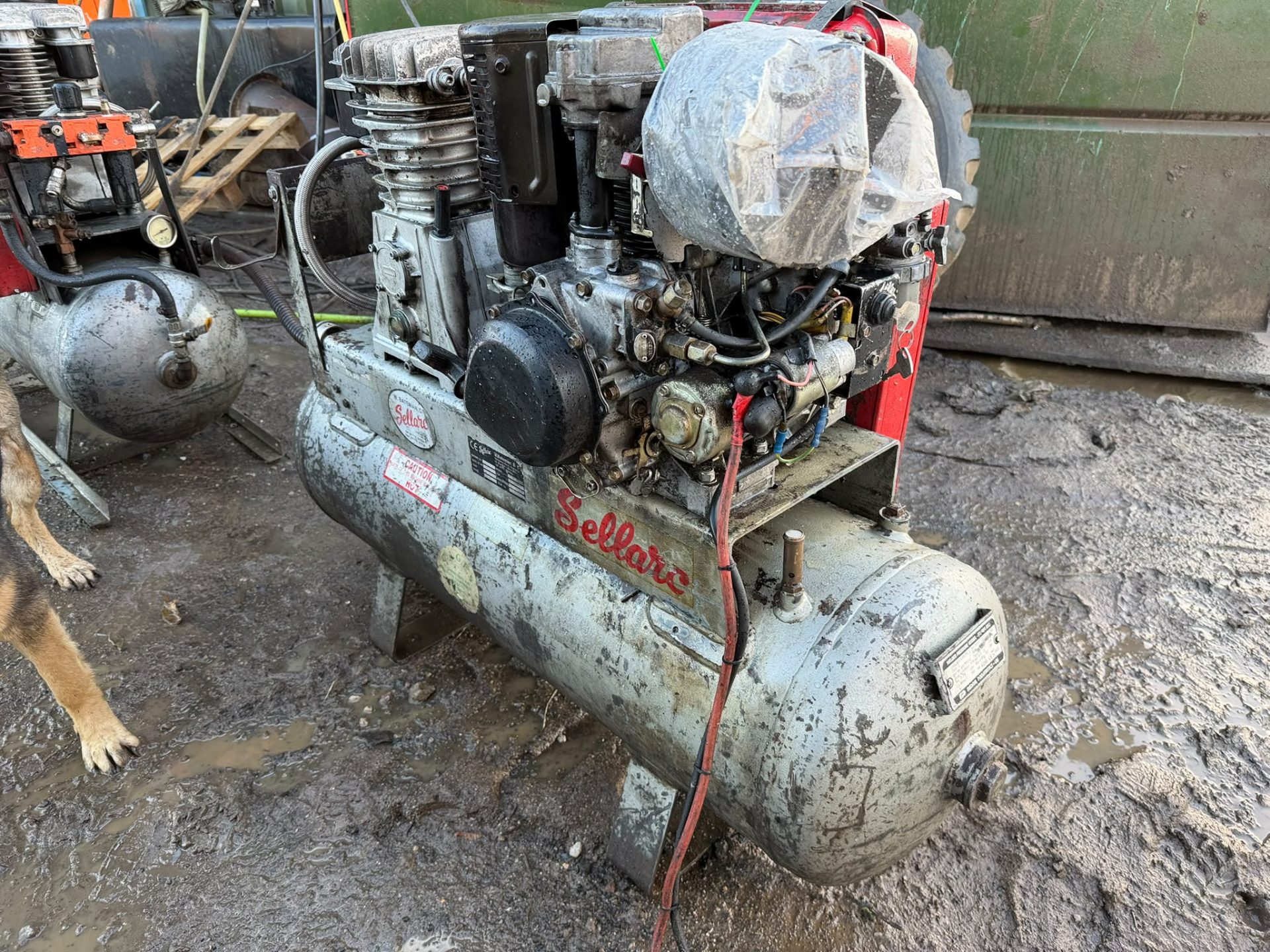 SELLARC DIESEL AIR COMPRESSOR ROBIN DY35 175PSI FARM WORKSHOP SITE - Image 11
