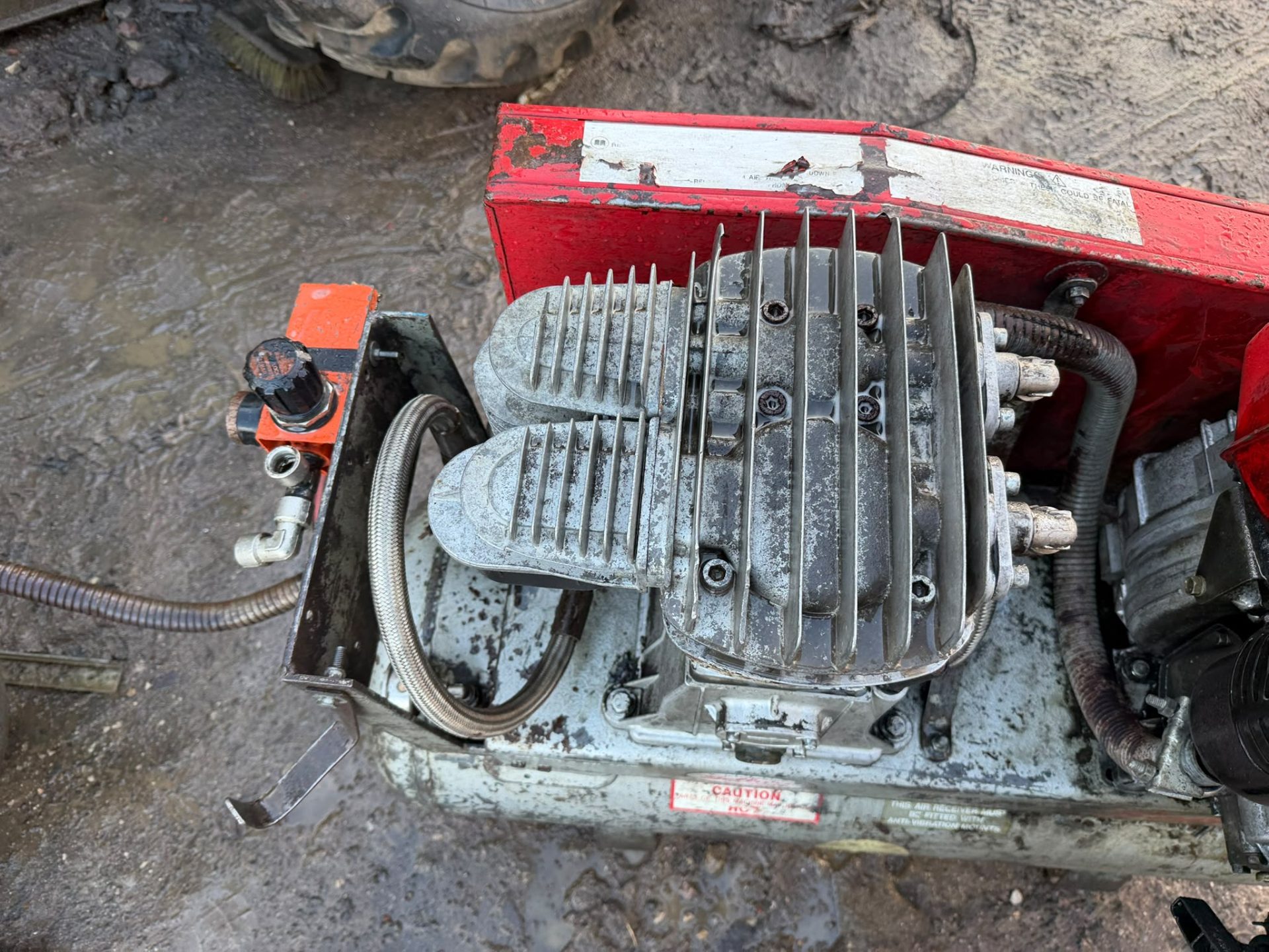 SELLARC DIESEL AIR COMPRESSOR ROBIN DY35 175PSI FARM WORKSHOP SITE - Image 15
